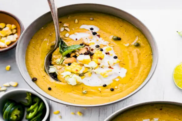 pikantna zupa z pieczonej kukurydzy