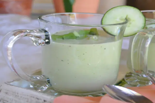 zimna zupa ogórkowa