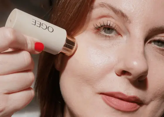 9 oge -produkter, der er værd at sprænge, ​​ifølge en makeupartist