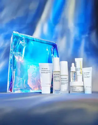 Cosmetics bag with mini skincare products