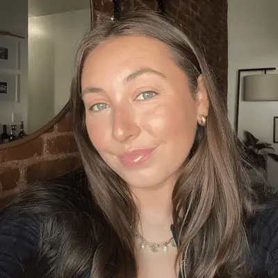 Editor testing burgundy mascara