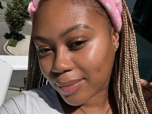 J'ai essayé le nouveau «nettoyage de nettoyage activé par l'Olay - ce sont mes pensées