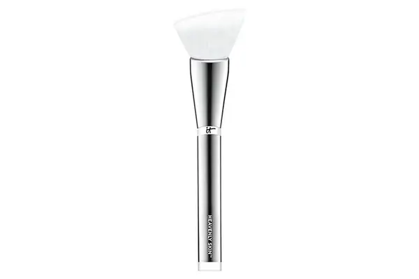 it cosmetics HEAVENLY SKINâ¢ SKIN-SMOOTHING COMPLEXION BRUSH #704