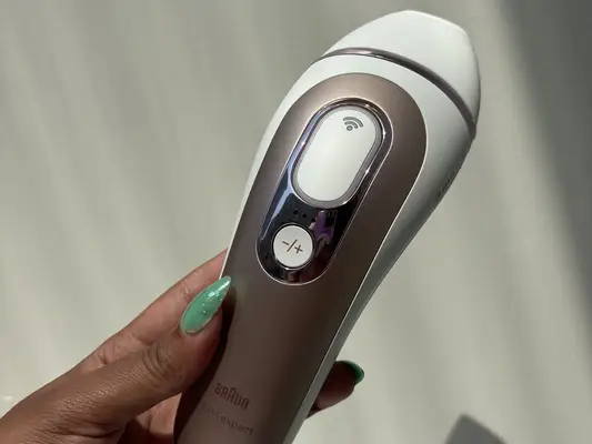 product shot of the braun ipl device