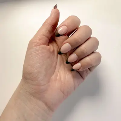 Close-up of MYM Beauty writer Ashley Rebecca