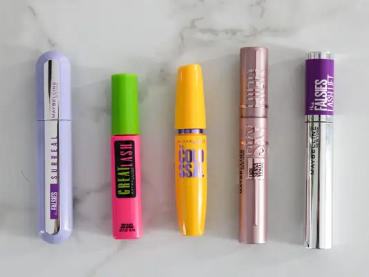 J'ai essayé tous les meilleurs mascaras de Maybelline - ce sont ceux que je jure absolument par