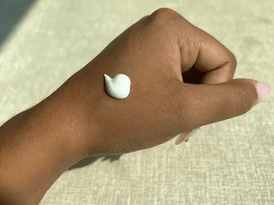 Swatch of Neutrogena Collagen Bank Moisturizer SPF 30