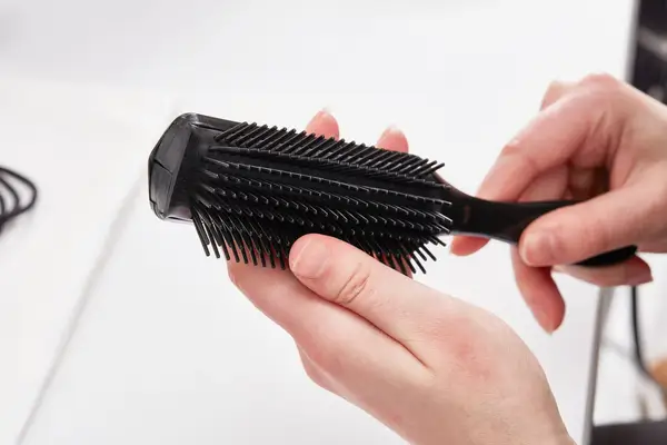 tgin Define + Style Detangling Brush