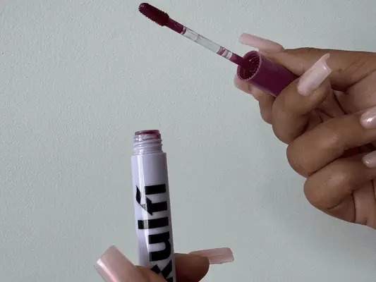 Kulfi Beauty lip oil applicator wand