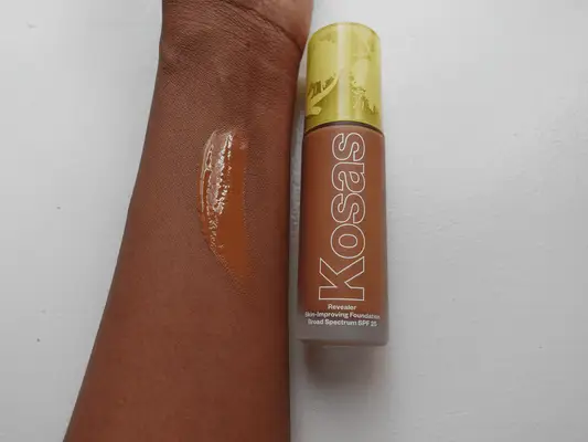Jeg prøvde Kosas 'virale avsløringsfundament - her er hvordan det fungerte for kombinasjonshuden min